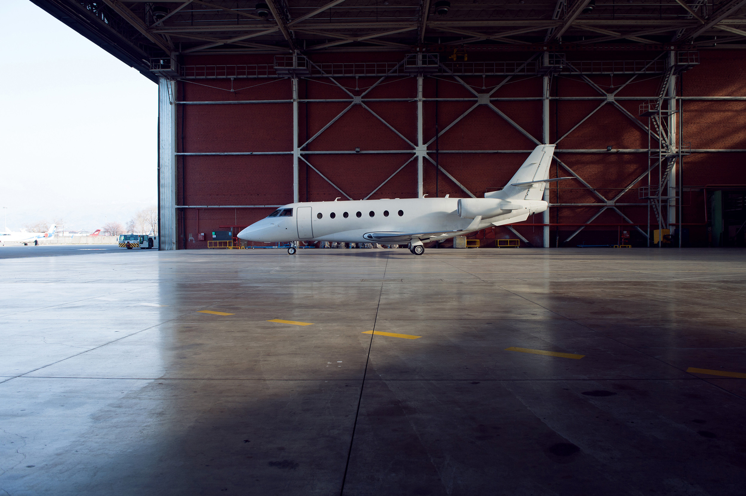 Private vs. Shared Aircraft Hangar